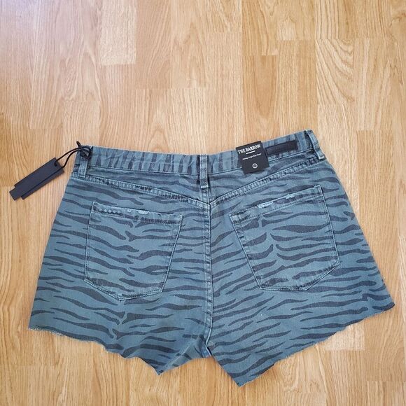 NEW! Blank NYC | Tiger Print High Waist Denim Shorts - [size 31 in Green] - Picture 7 of 13